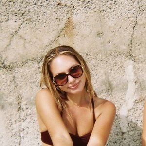 Meet your Posher, Simone